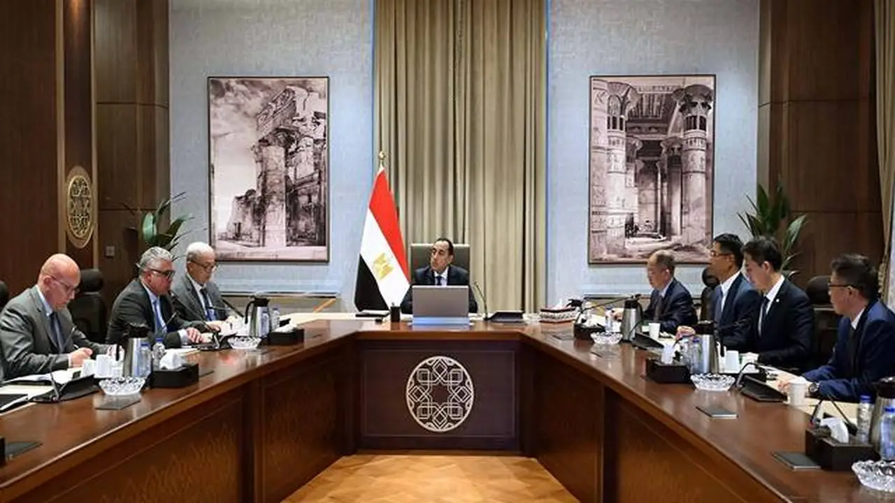 مصر تجذب استثمارًا صينيًا بقيمة 2 مليار دولار لإقامة مصنع بشرق بورسعيد